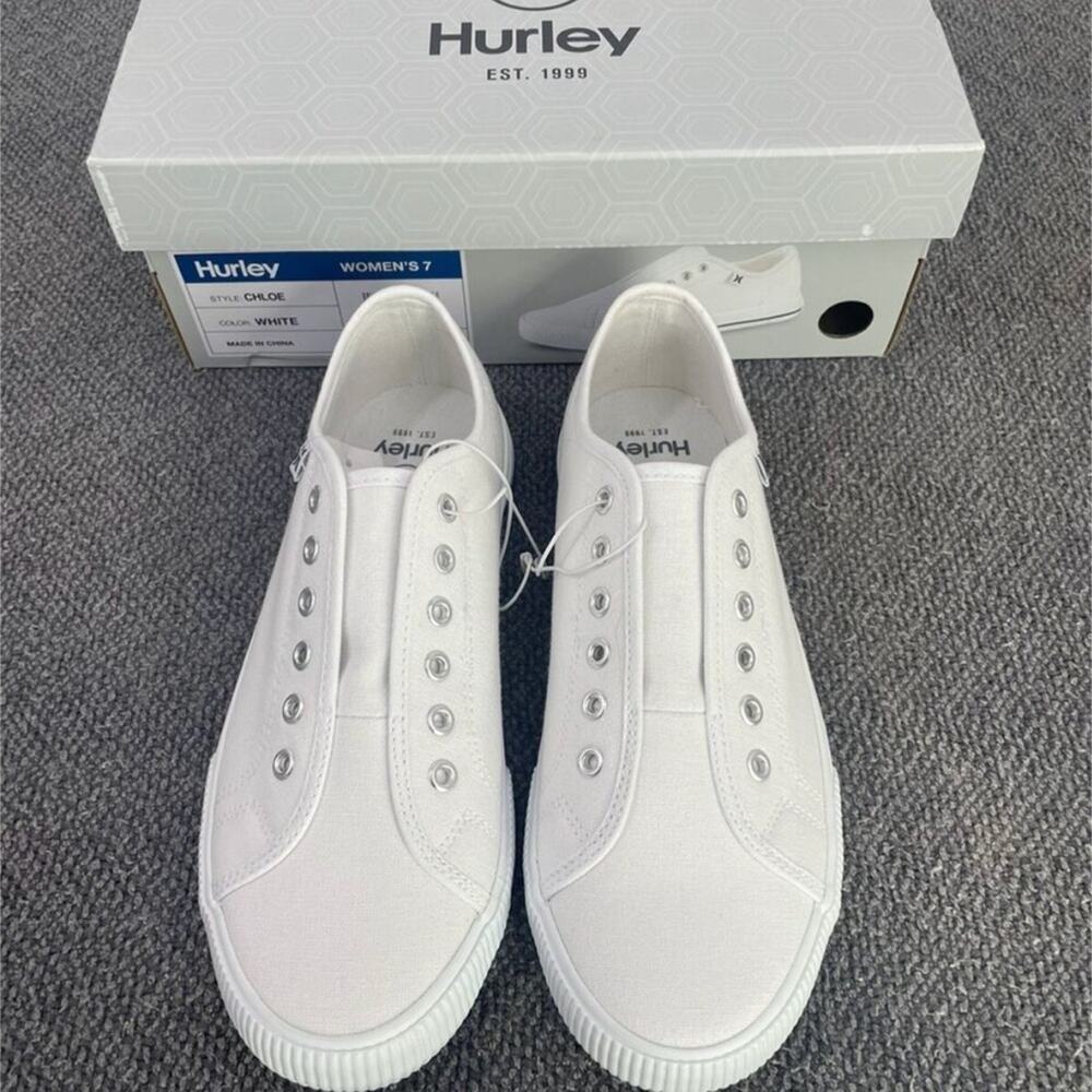 Hurley White Ladies Canvas Sneakers in Size 7.5 NWT